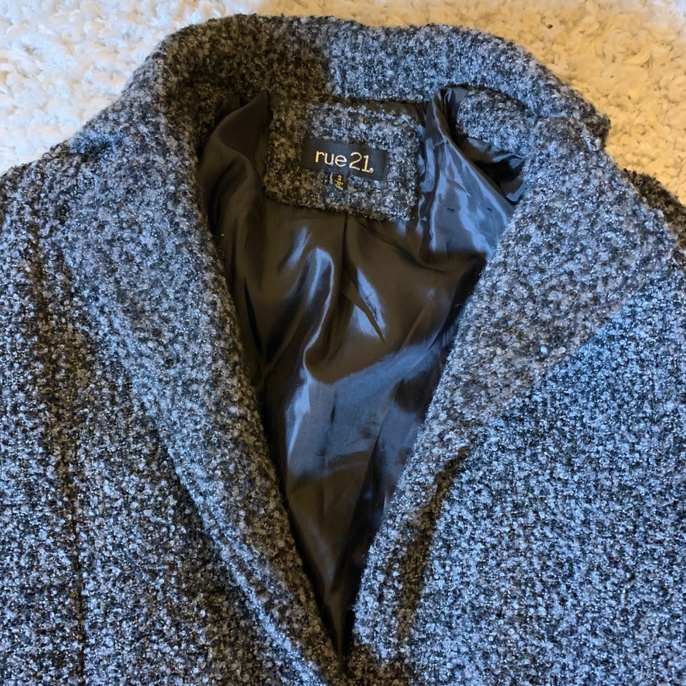 coat - Picture 2 of 2